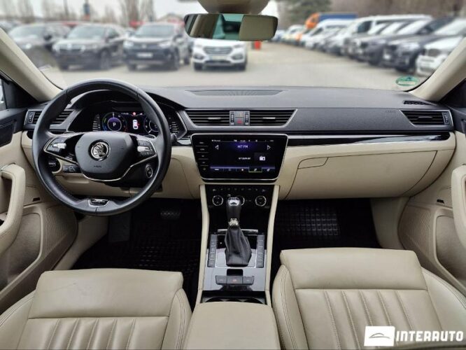 Skoda Superb 45 interauto-car
