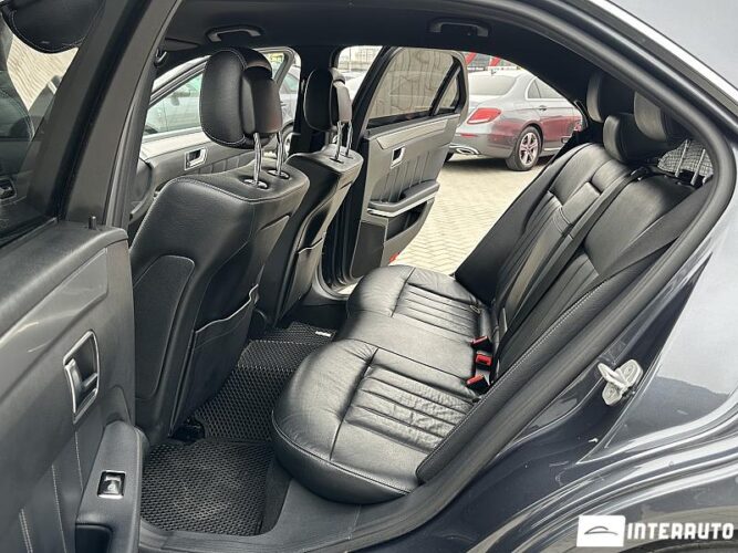 Mercedes E 220 44 interauto-car