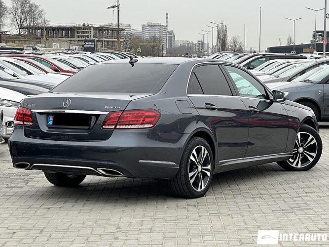Mercedes E 220 34 interauto-car