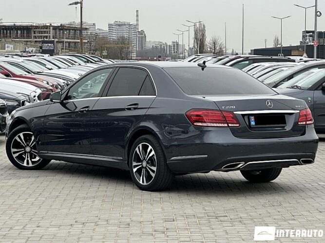 Mercedes E 220 35 interauto-car