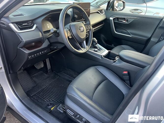 Toyota Rav-4 45 interauto-car