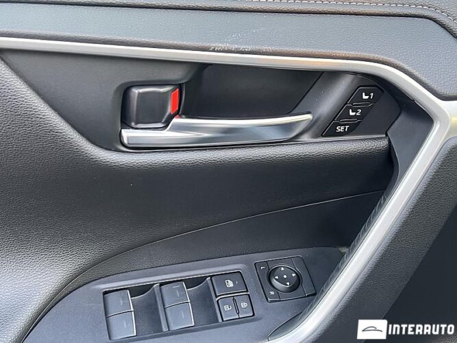 Toyota Rav-4 46 interauto-car