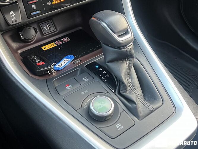 Toyota Rav-4 57 interauto-car