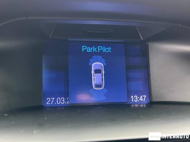 Ford Focus 38 interauto-car