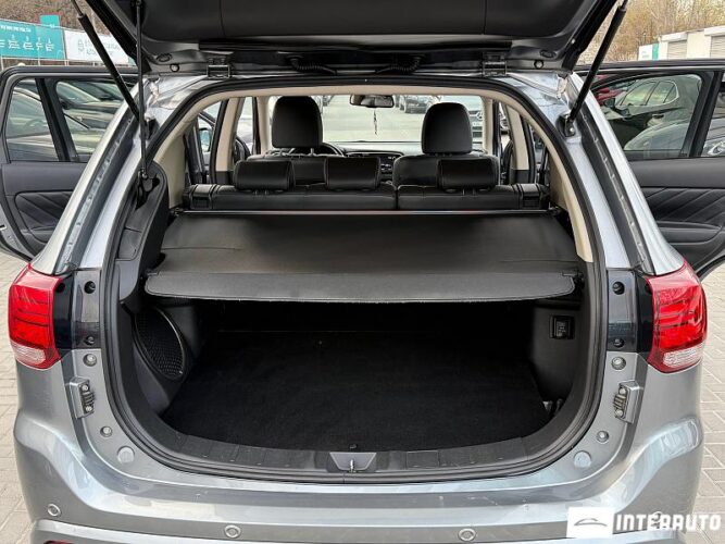 Mitsubishi Outlander 50 interauto-car