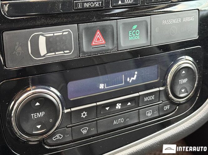 Mitsubishi Outlander 44 interauto-car