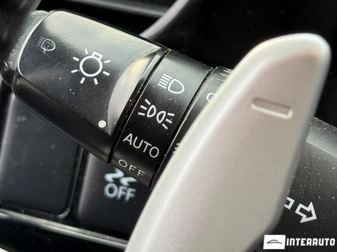 Mitsubishi Outlander 53 interauto-car