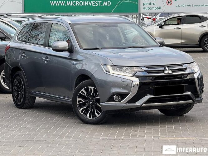 Mitsubishi Outlander 37 interauto-car