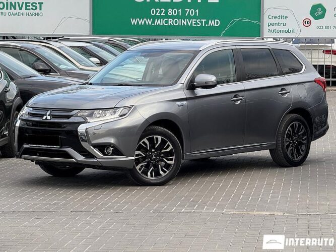 Mitsubishi Outlander 34 interauto-car