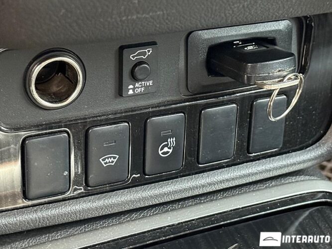 Mitsubishi Outlander 45 interauto-car