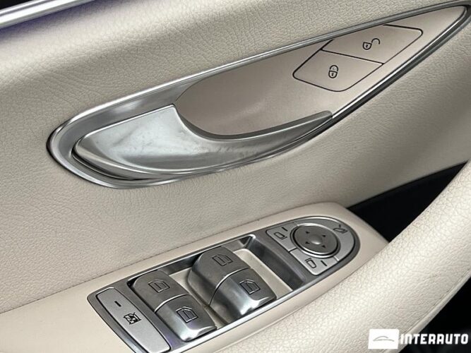 Mercedes E 350 56 interauto-car