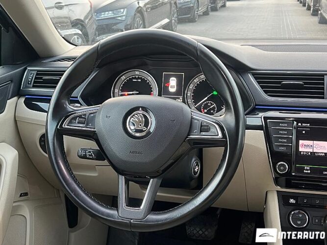 Skoda Superb 42 interauto-car