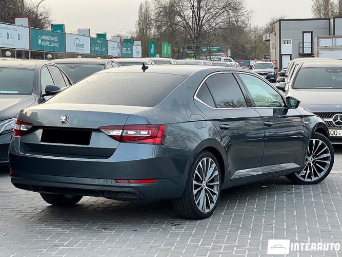 Skoda Superb 35 interauto-car