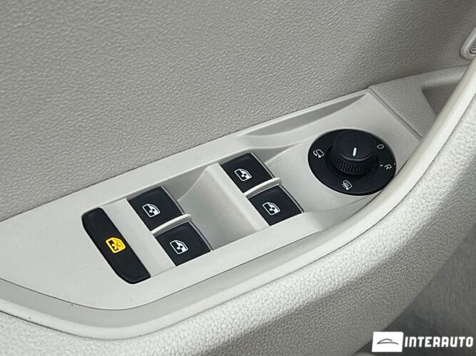 Skoda Superb 48 interauto-car