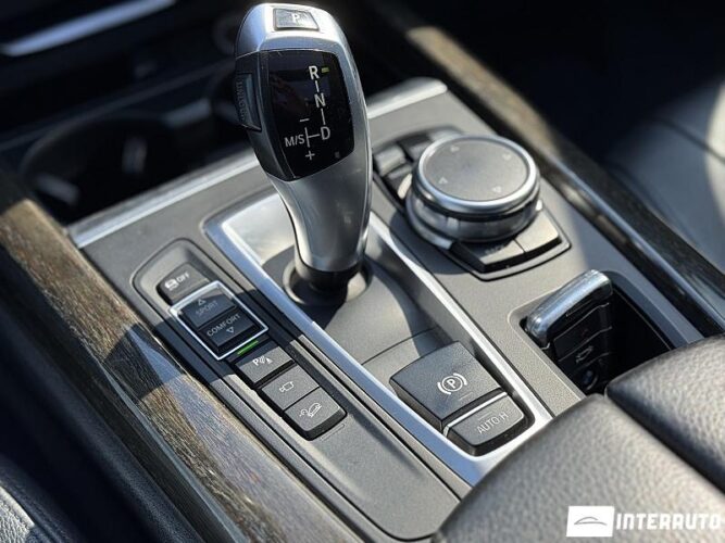 BMW X5 4.0D 54 interauto-car