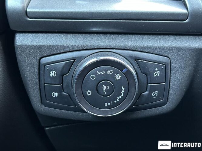 Ford Mondeo 37 interauto-car