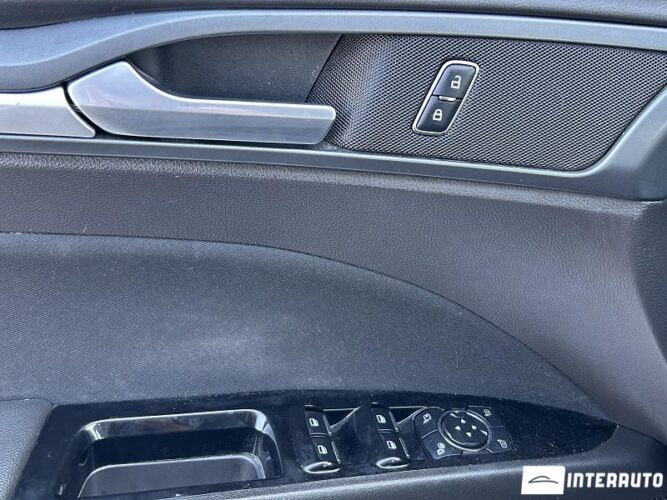 Ford Mondeo 34 interauto-car