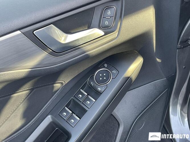 Ford Focus 31 interauto-car