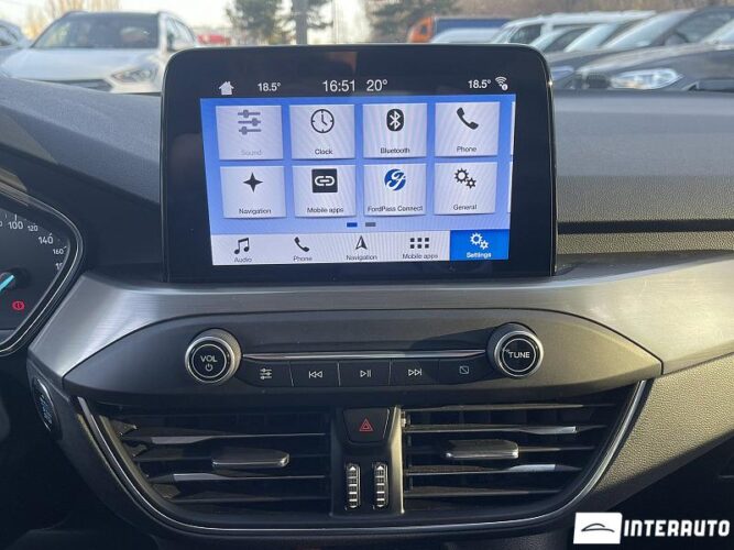 Ford Focus 33 interauto-car