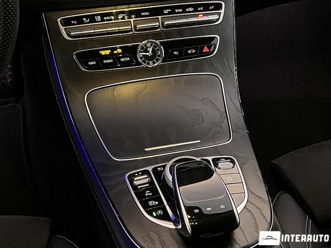 Mercedes E 220 51 interauto-car