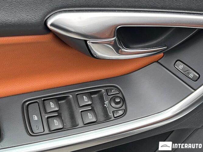 Volvo V 60 32 interauto-car