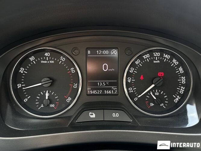 Skoda Rapid 38 interauto-car