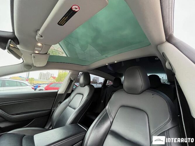 Tesla Model 3 39 interauto-car