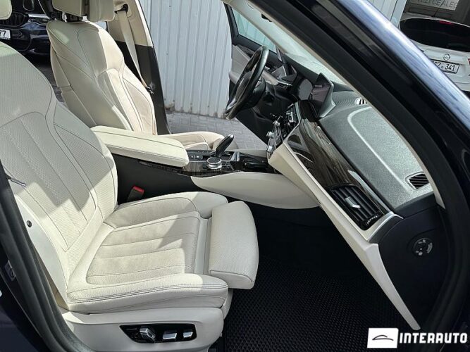 BMW 530e 44 interauto-car