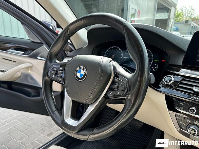 BMW 530e 45 interauto-car