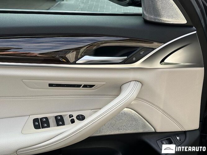 BMW 530e 56 interauto-car