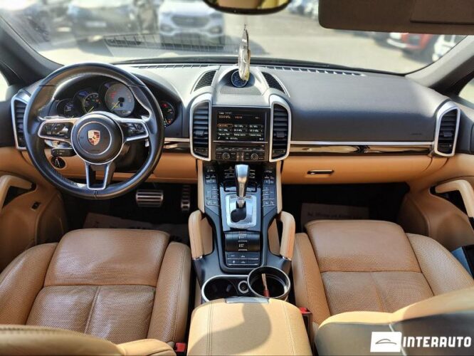 Porsche Cayenne S Hybrid 39 interauto-car