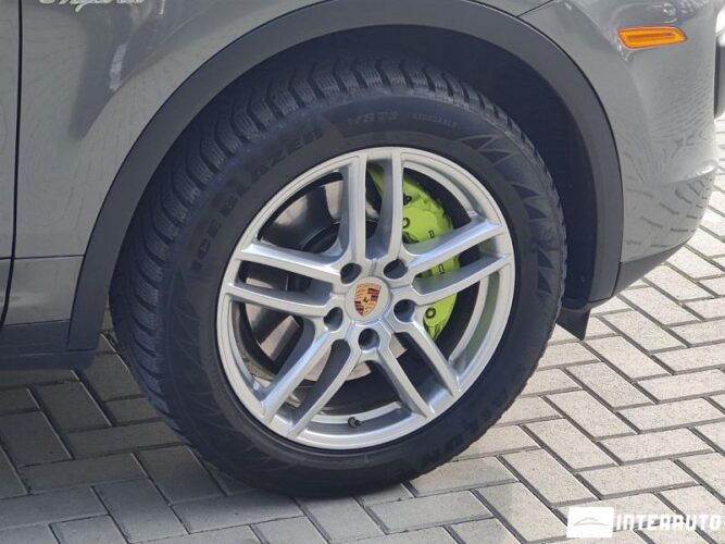 Porsche Cayenne S Hybrid 53 interauto-car