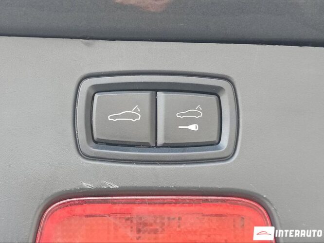 Porsche Cayenne S Hybrid 51 interauto-car