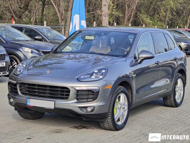 Porsche Cayenne S Hybrid 33 interauto-car