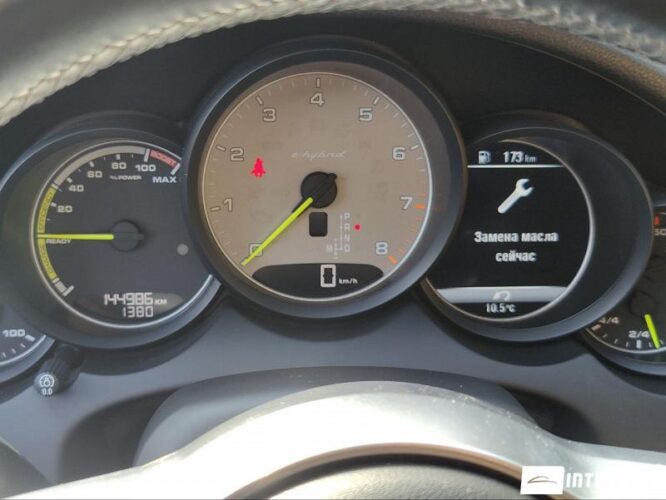 Porsche Cayenne S Hybrid 44 interauto-car