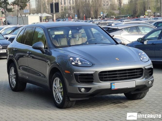 Porsche Cayenne S Hybrid 35 interauto-car