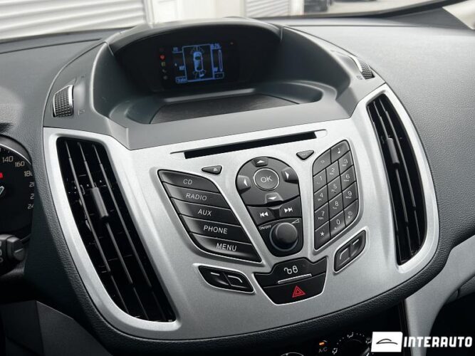 Ford Grand C-MAX 38 interauto-car