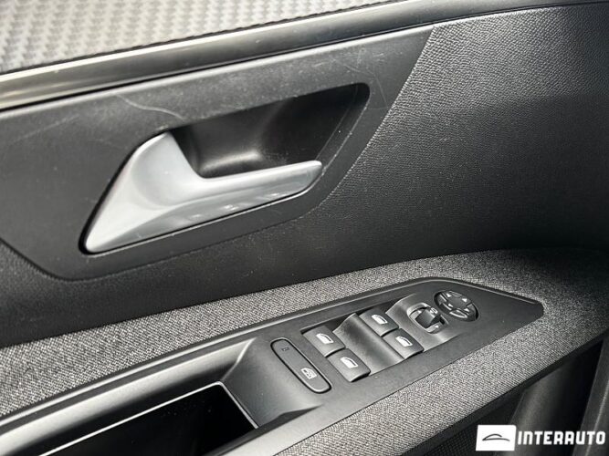 Peugeot 5008 38 interauto-car
