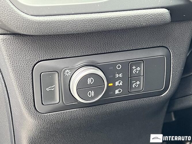 Ford Kuga 58 interauto-car