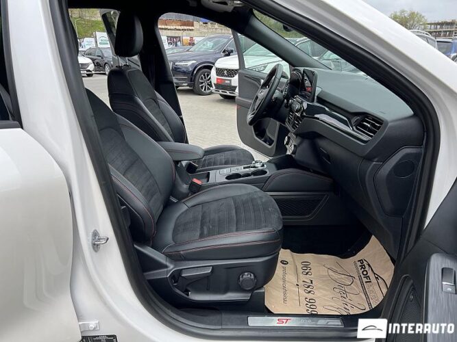 Ford Kuga 53 interauto-car