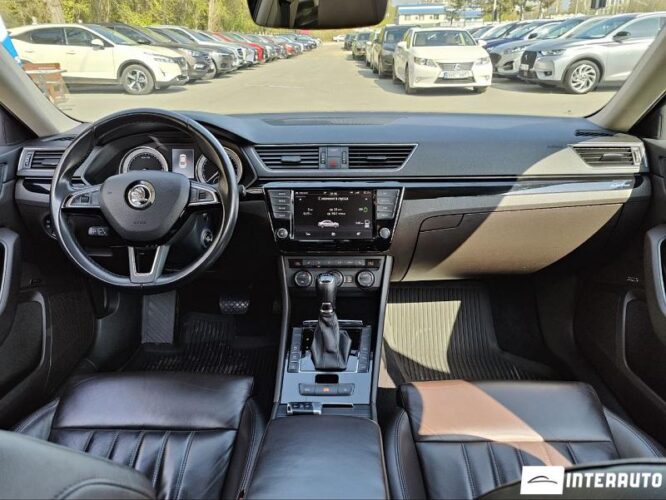 Skoda Superb 38 interauto-car