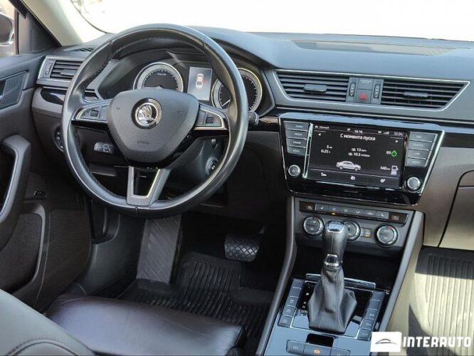 Skoda Superb 42 interauto-car