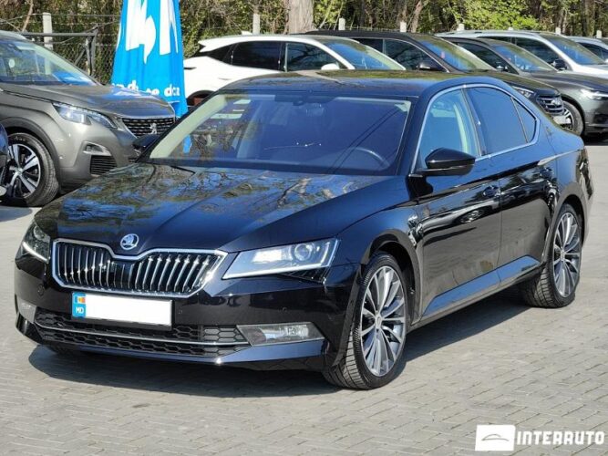 Skoda Superb 33 interauto-car