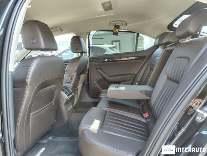 Skoda Superb 40 interauto-car