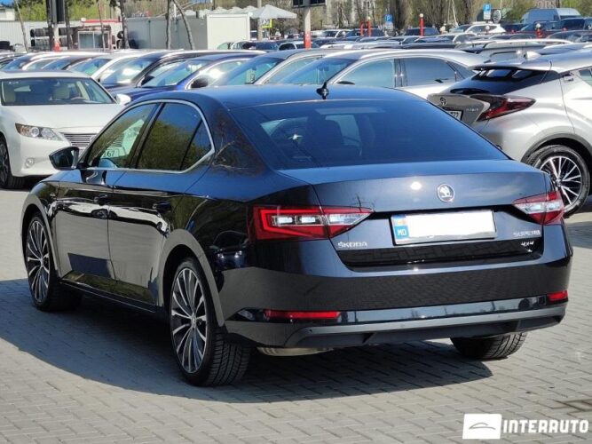 Skoda Superb 36 interauto-car