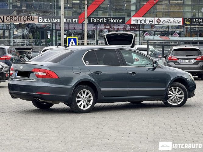 Skoda Superb 34 interauto-car