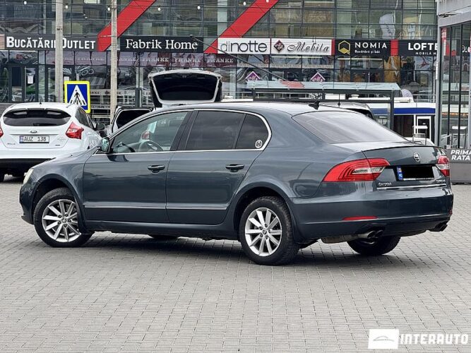 Skoda Superb 35 interauto-car