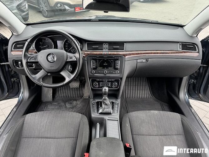 Skoda Superb 37 interauto-car