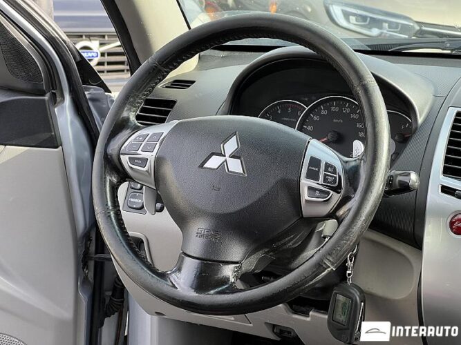 Mitsubishi Pajero Sport 35 interauto-car