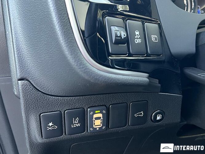 Mitsubishi Outlander 39 interauto-car